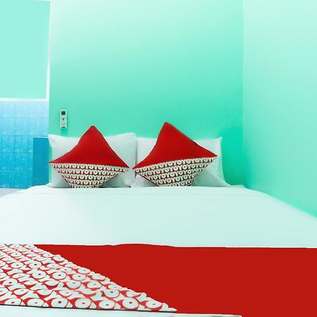 Oyo 3095 Semarapura Homestay Макасар Экстерьер фото