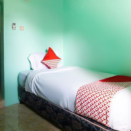 Oyo 3095 Semarapura Homestay Макасар Экстерьер фото
