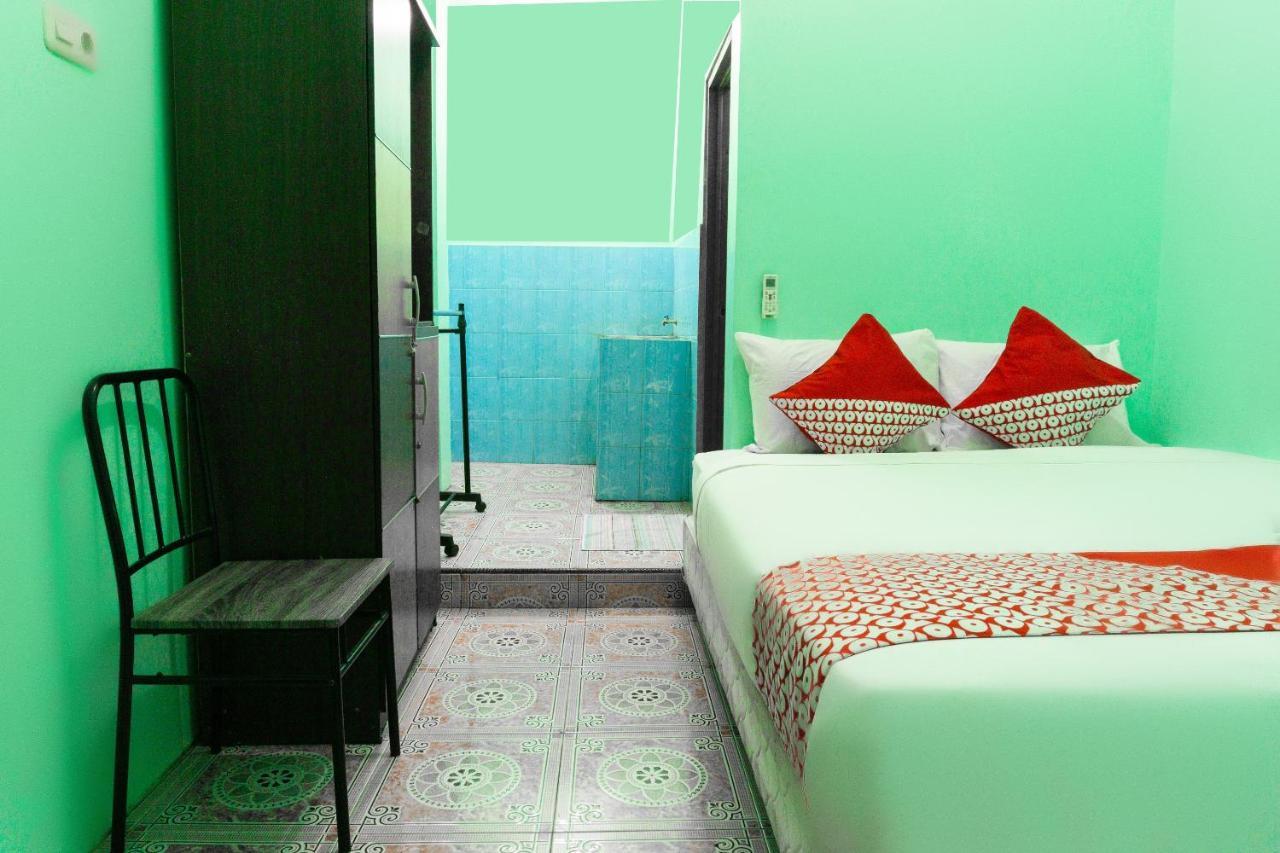 Oyo 3095 Semarapura Homestay Макасар Экстерьер фото