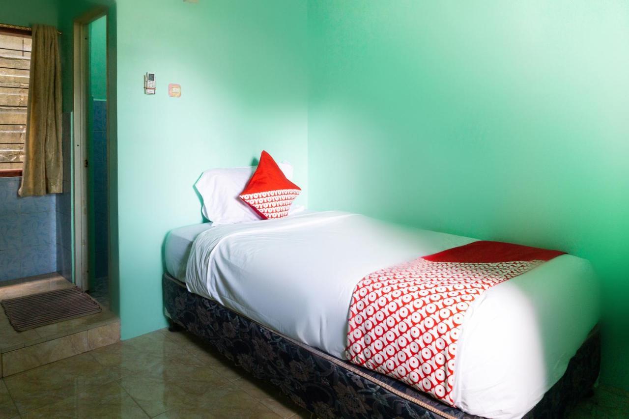 Oyo 3095 Semarapura Homestay Макасар Экстерьер фото