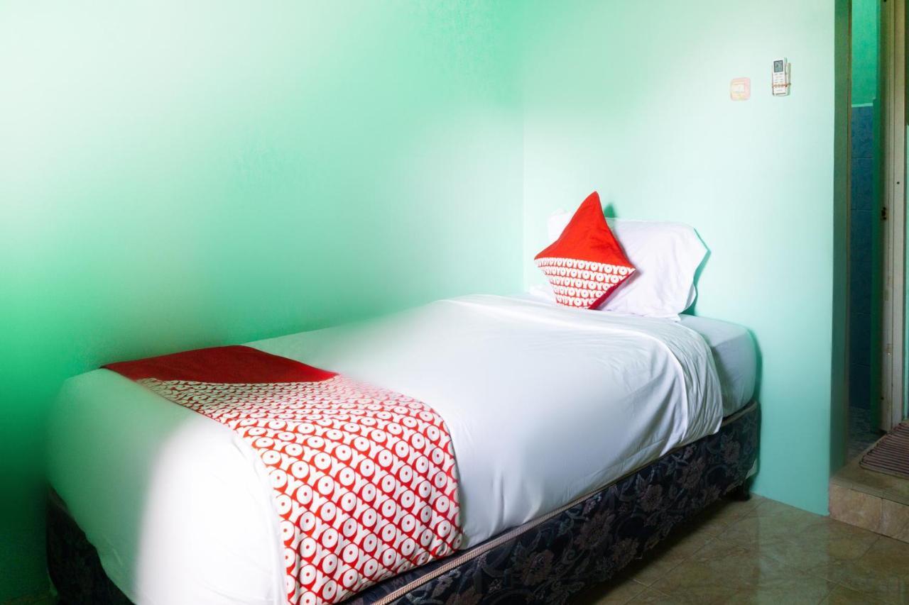 Oyo 3095 Semarapura Homestay Макасар Экстерьер фото