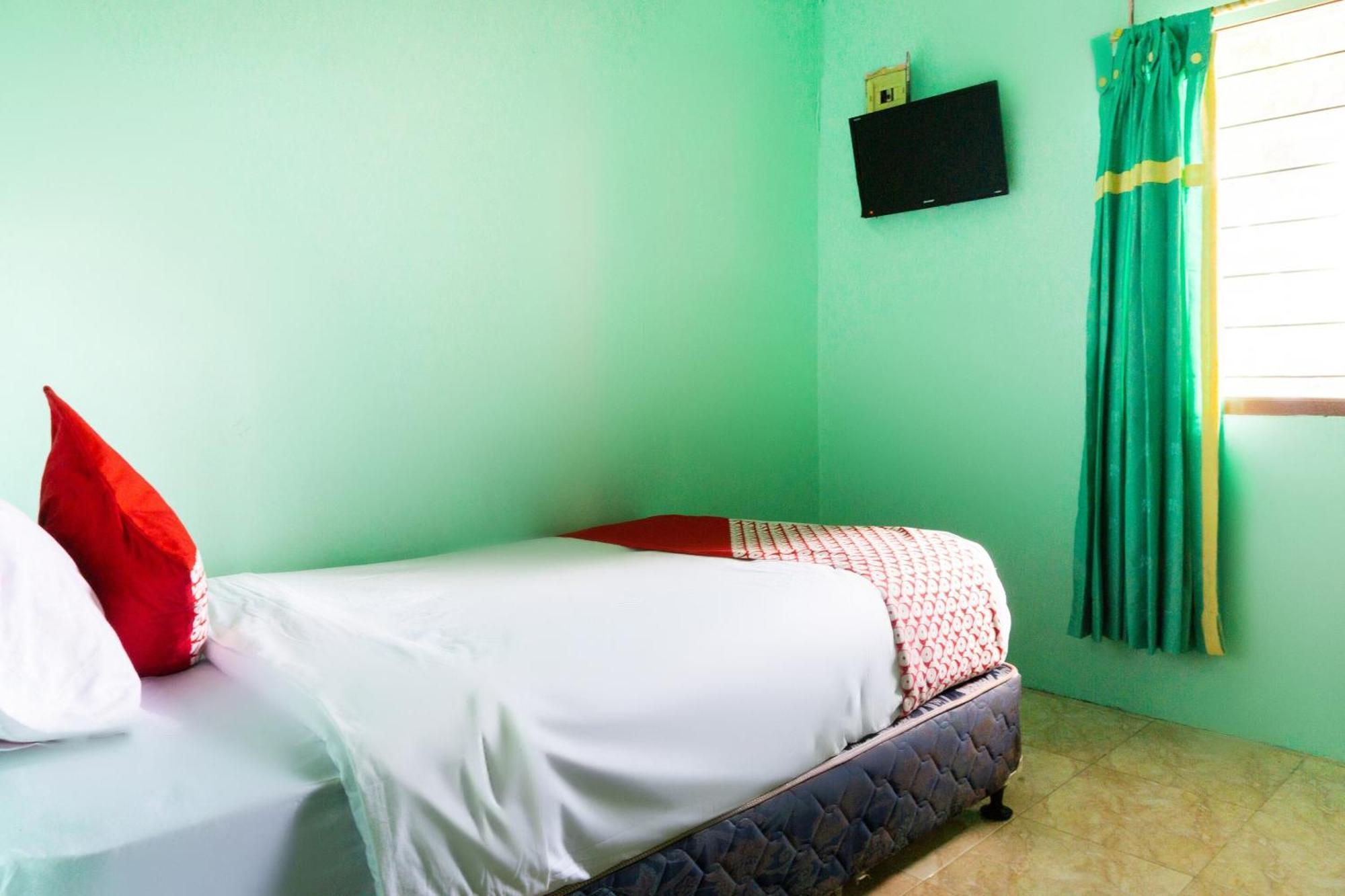 Oyo 3095 Semarapura Homestay Макасар Экстерьер фото