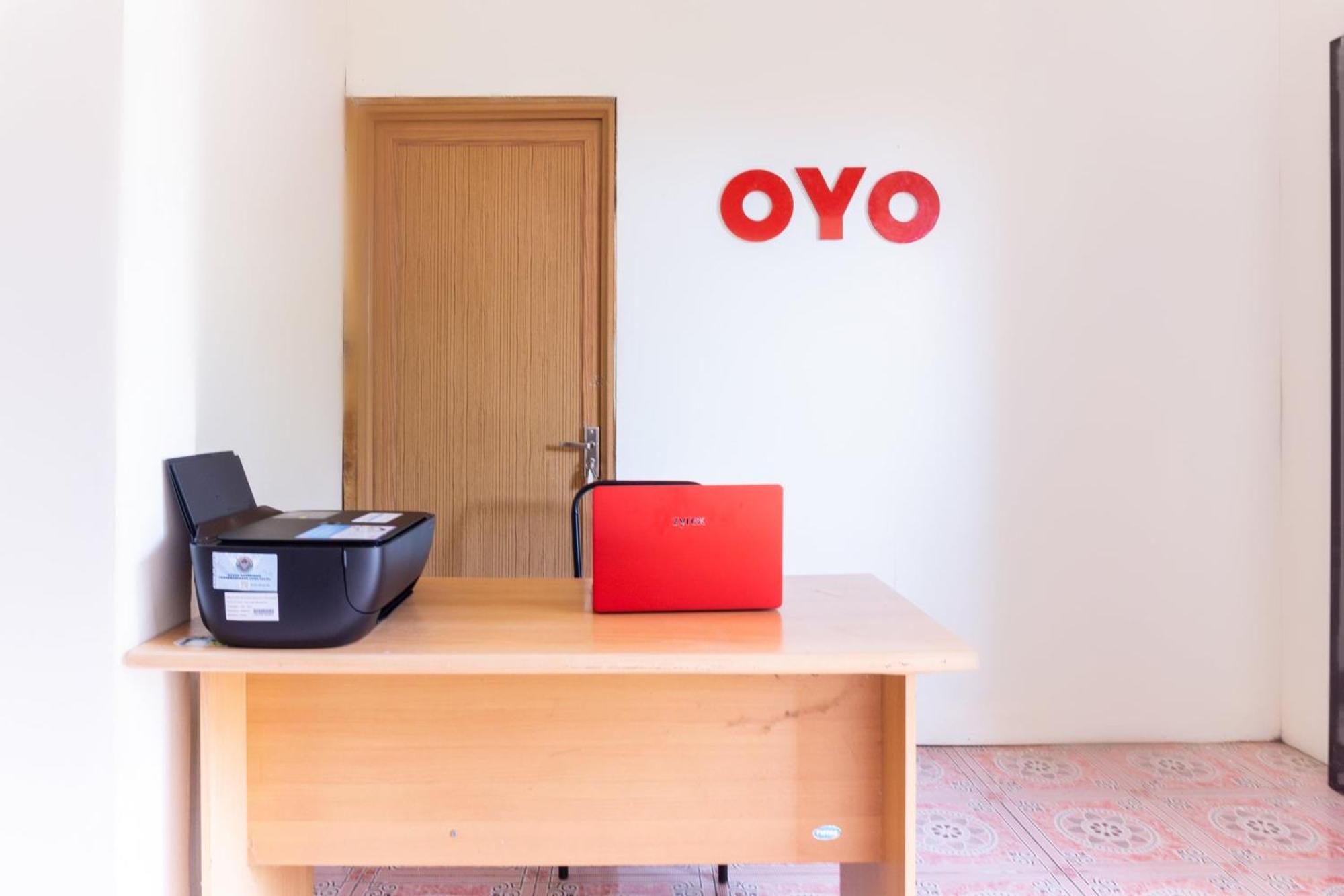 Oyo 3095 Semarapura Homestay Макасар Экстерьер фото