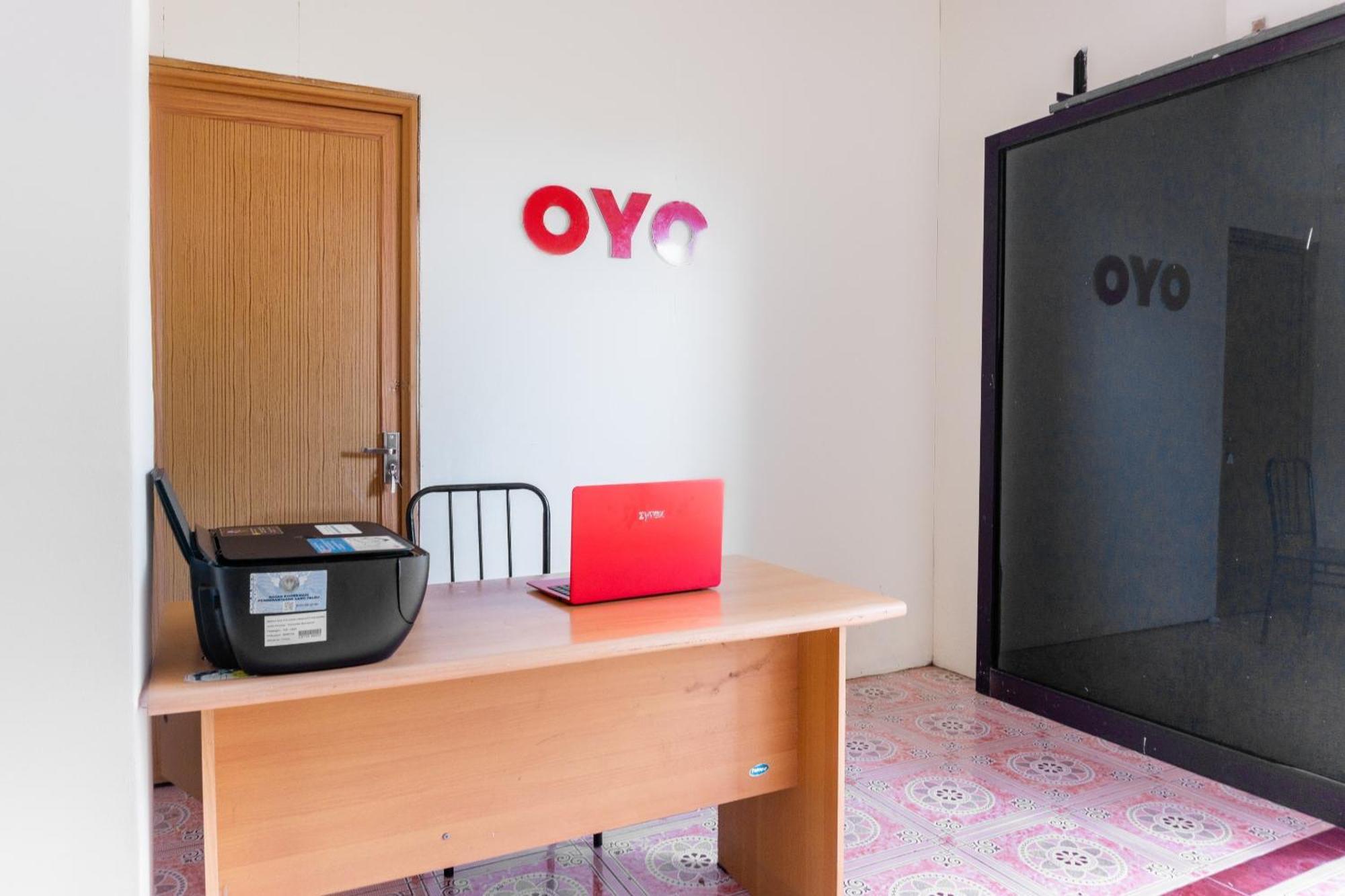 Oyo 3095 Semarapura Homestay Макасар Экстерьер фото